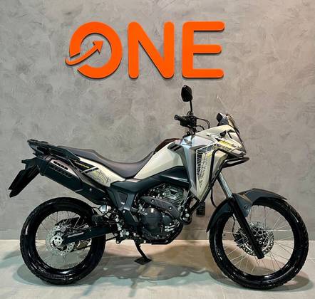 HONDA XRE 300 SAHARA ADVENTURE HONDA XRE 300 SAHARA ADVENTURE
